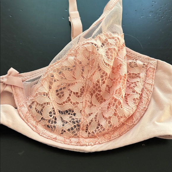 NEW Victoria Secret Lace Bra l 34C - Picture 2 of 5